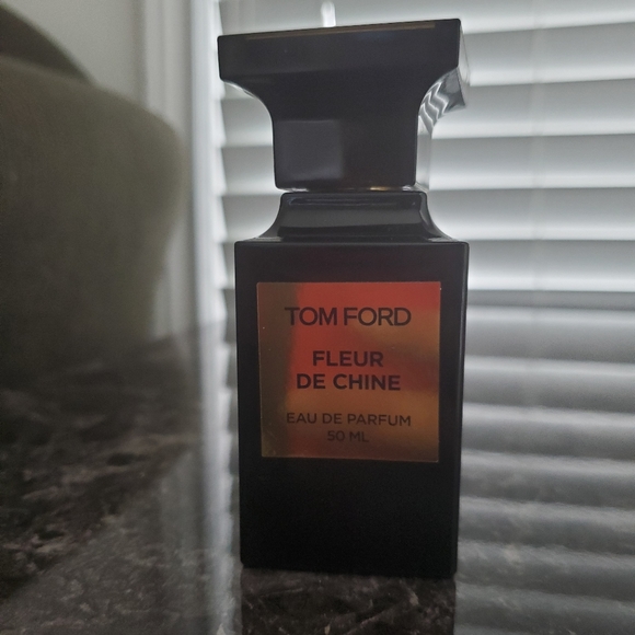 "Fleur de Chine" by Tom Ford Fragrance - Picture 3 of 7